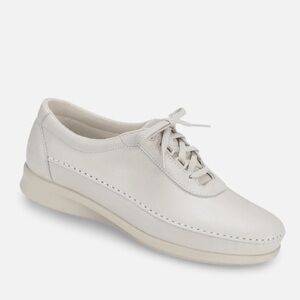 NIB SAS Traveler Athletic Lace Up Shoe Sneaker Women’s 6.5 W Wide New In Box